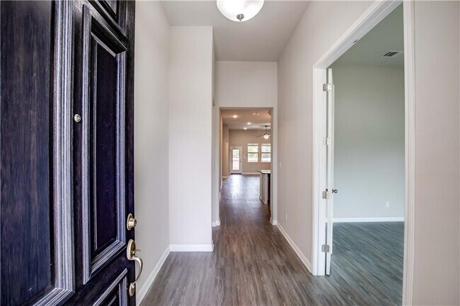 Building Photo - 2516 Granite Hill Dr
