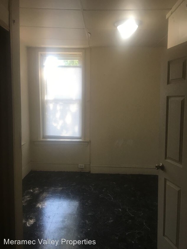 Building Photo - 205 E Koeln Ave