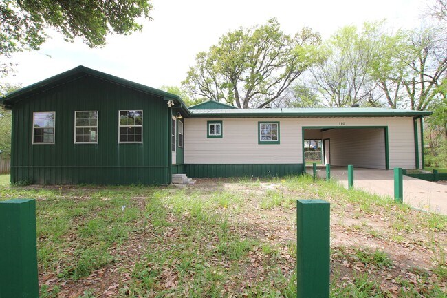 Foto del edificio - Coming Soon! 3 Bedroom 2 Bath in Bullard! ...
