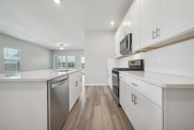 Building Photo - 916 Tulip Trl