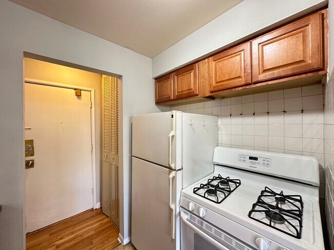 Foto del edificio - 513 W Briar Pl