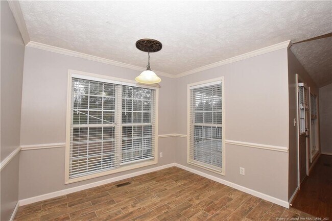 Building Photo - 521 Richmond Park Dr