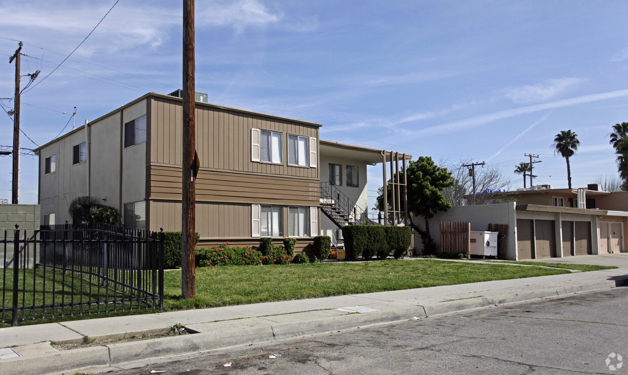 Building Photo - 2753-2759 Conejo Dr
