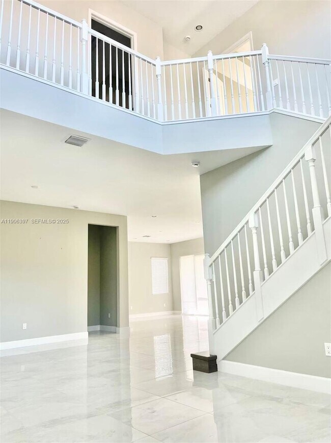 Foto del edificio - 14982 RedCove Pl