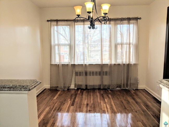 Foto del edificio - 7914 Sutter Ave