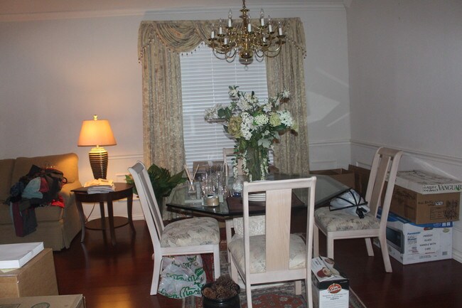 Foto del edificio - 4522 Oak Shores Dr