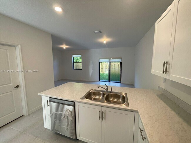 Foto del edificio - 28712 SW 134th Ct