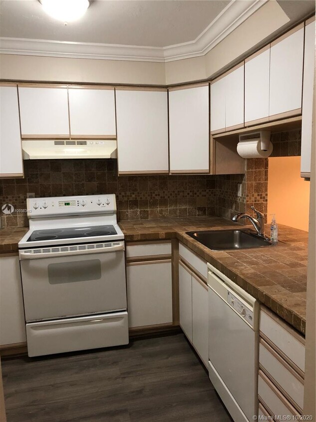 Foto principal - 3700 N Pine Island Rd