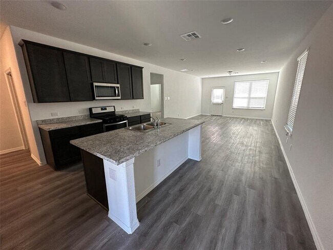 Foto del edificio - 16496 Moss Ln