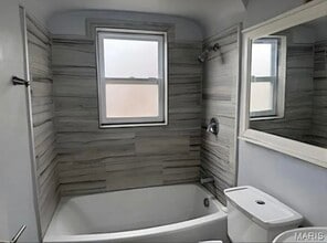 Building Photo - 324 N Dade Ave