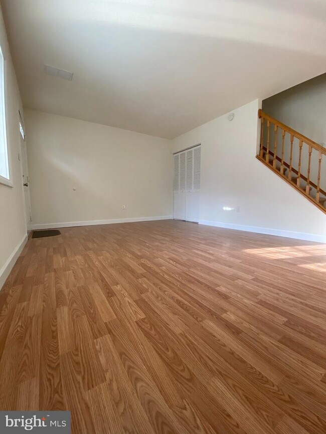 Foto del edificio - 331 N Governors Ave