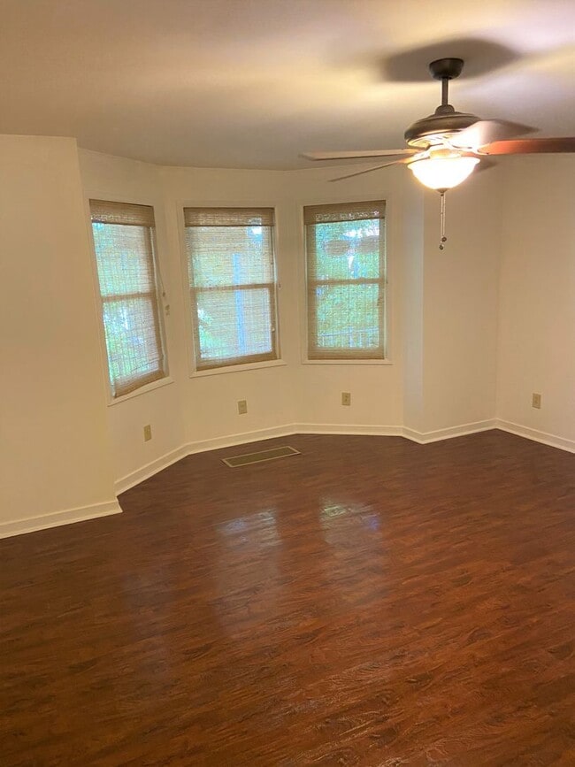 Building Photo - 209 Elysian St