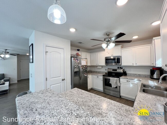 Building Photo - 5 br, 2.5 bath House - 448 Eisenhower Drive