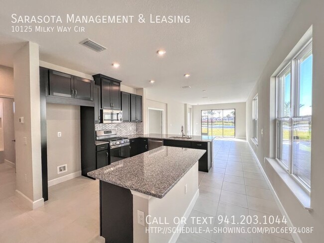 Building Photo - 10125 Milky Way Cir