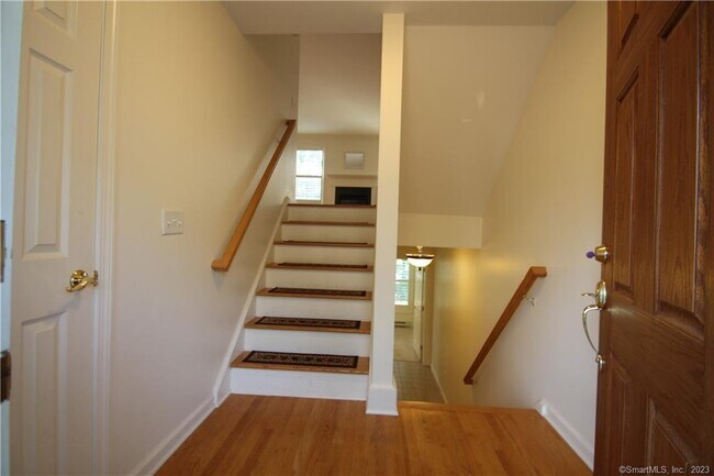 Building Photo - 1702 Briar Woods Ln