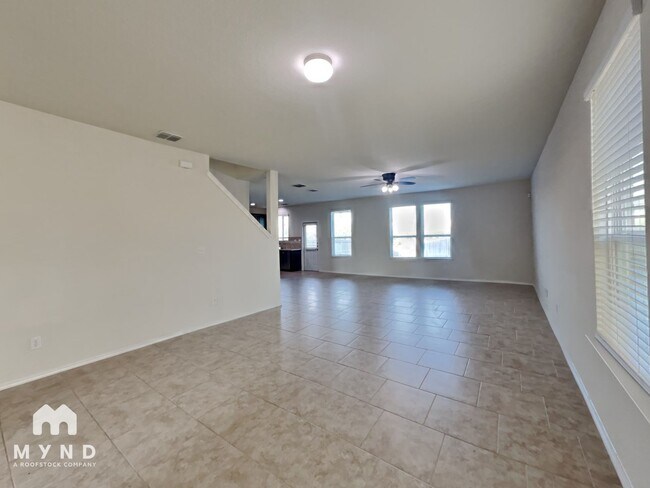 Foto del edificio - 9919 Silver Spoon