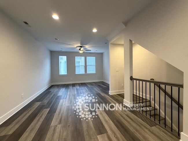 Foto del edificio - 2 Bed + Loft & 2 Car Garage with Skyline Views