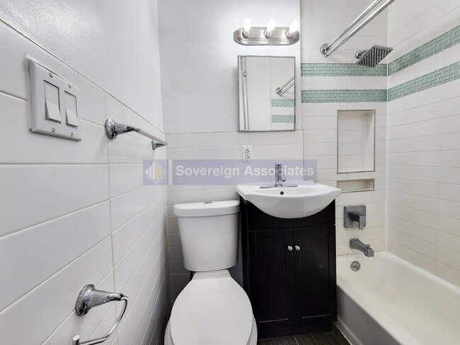 Building Photo - 521 W 156th St