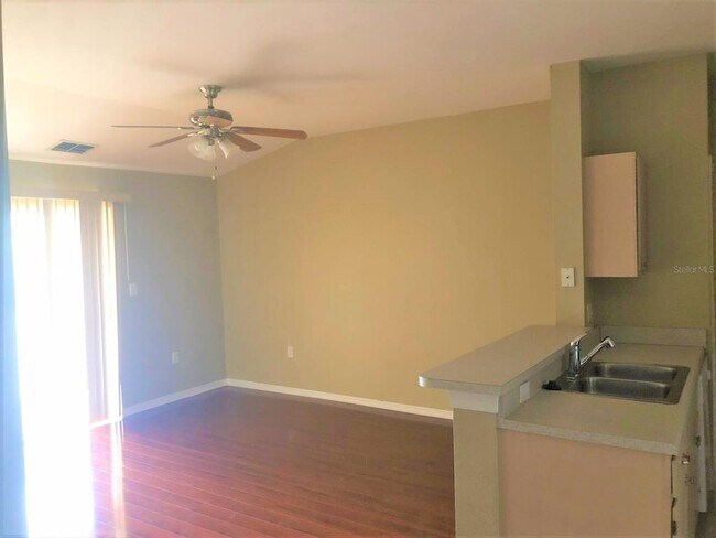 Foto del edificio - 5471 Vineland Rd