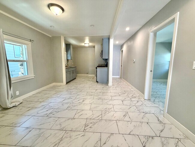 Foto del edificio - 3056 Crescent Way