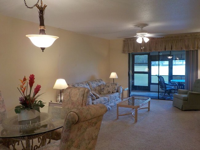 Building Photo - 752 Avenida Estancia