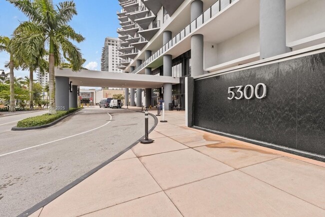 Building Photo - 5300 Paseo Blvd