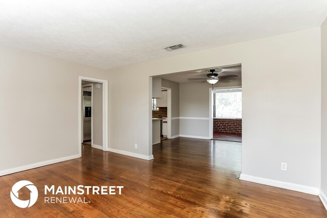 Building Photo - 6215 Pine Cove Ln