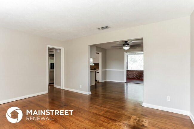 Foto del edificio - 6215 Pine Cove Ln