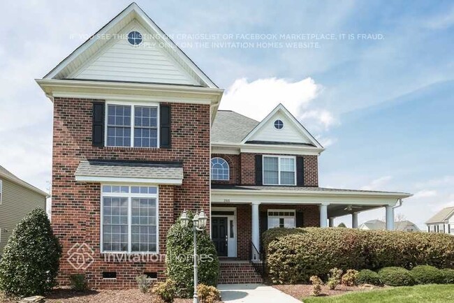 Foto del edificio - 3915 Lake Park Rd