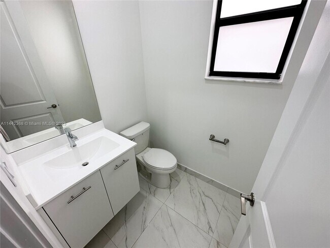 Foto del edificio - 17384 SW 46th St