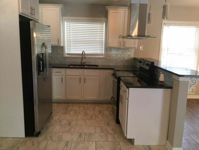 Building Photo - 2475 Harvel Dr NW