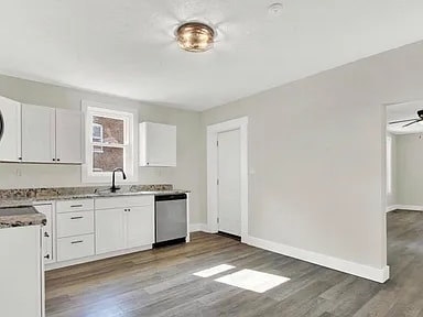 Building Photo - 558 Baer Ave