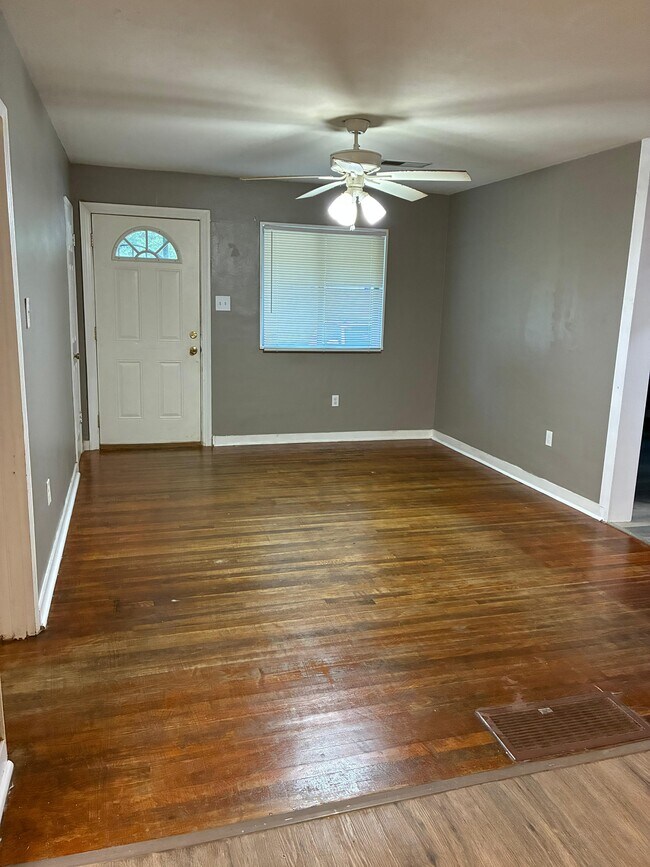 Foto del edificio - 1641 Woodburn St