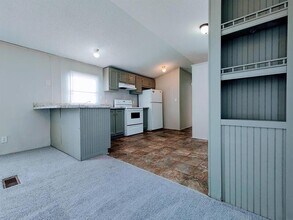 Building Photo - 4417 Rainbow Ln