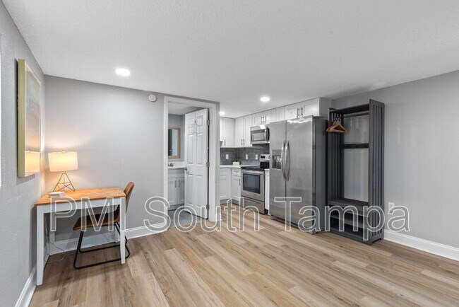 Foto del edificio - 2541 W Main St