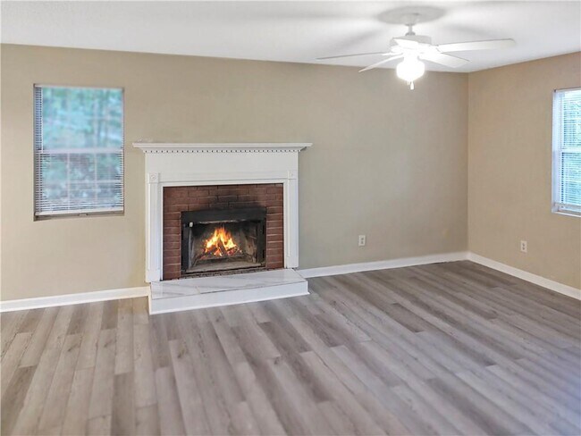 Foto del edificio - 221 Remington Ln