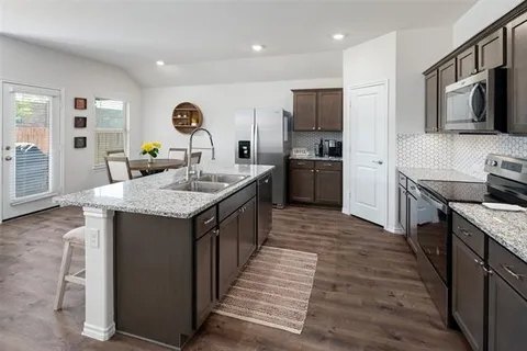 Foto del edificio - 8016 Gallup Ave