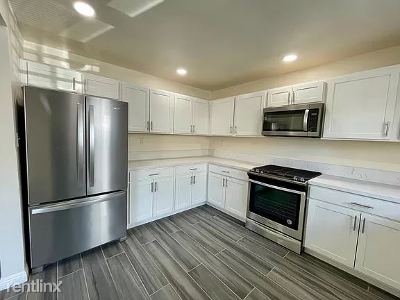 Foto del edificio - 2 br, 1 bath House - 764 E 48th St