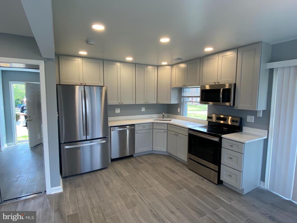 9669 Hagel Cir, Lorton, VA 22079 Condo for Rent in Lorton, VA