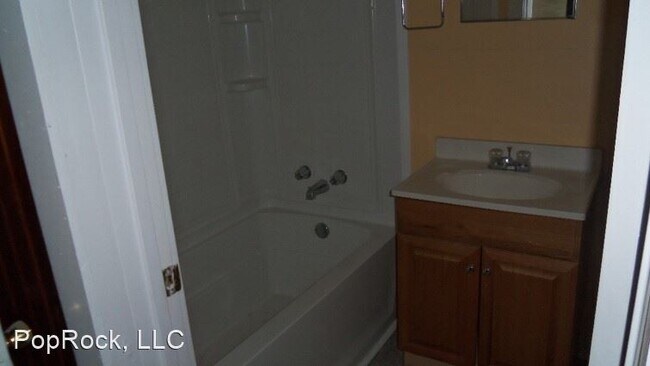 Building Photo - 3 br, 2 bath House - 1001 Gilman Street