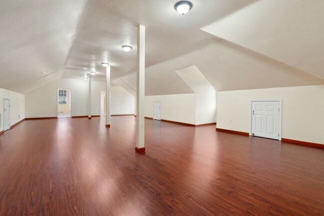Foto del edificio - 75 Woodfall Rd