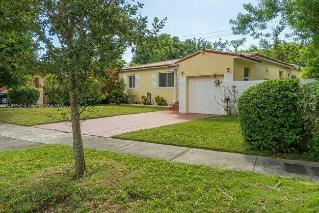 Foto del edificio - 3680 SW 21st St