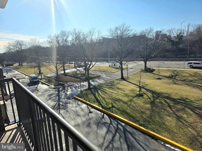 Building Photo - 1300 Army Navy Dr