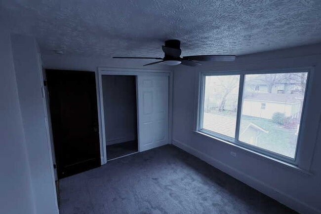 Foto del edificio - 165 Colony Crescent