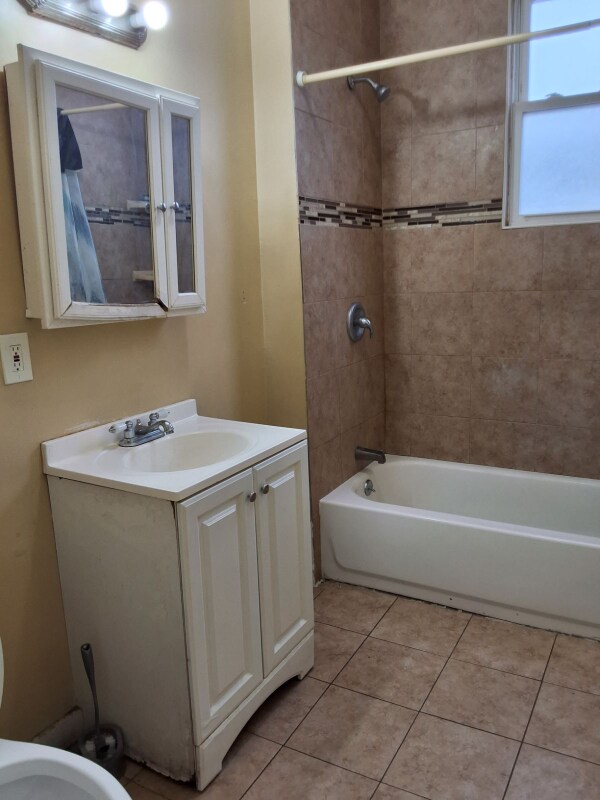 Foto del edificio - 95 Treacy Ave