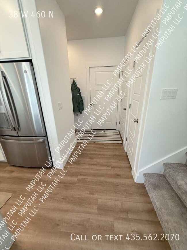 Building Photo - 38 W 460 N