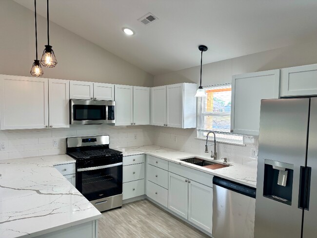 Foto del edificio - 1956 W Cadmus Rd