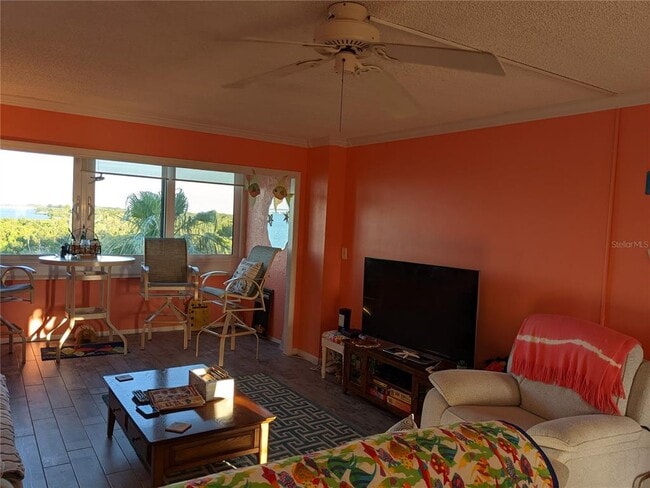 Building Photo - 2616 Cove Cay Dr