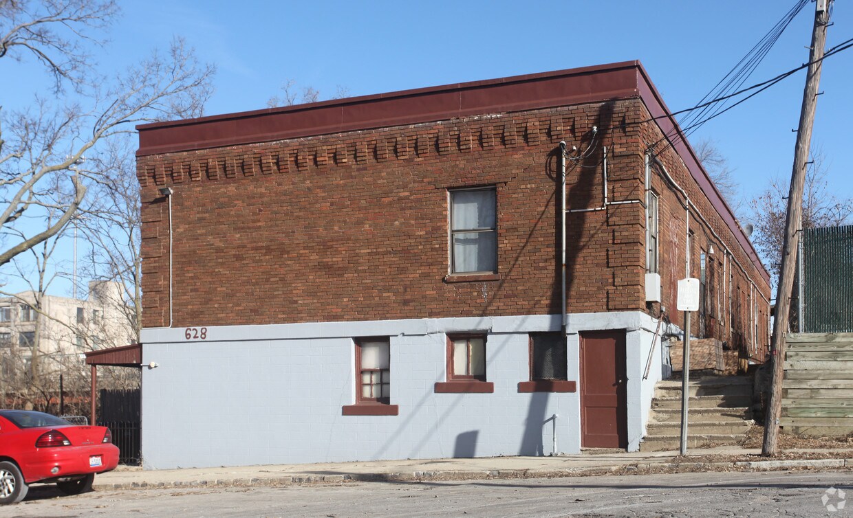 Primary Photo - 628 Wayne St