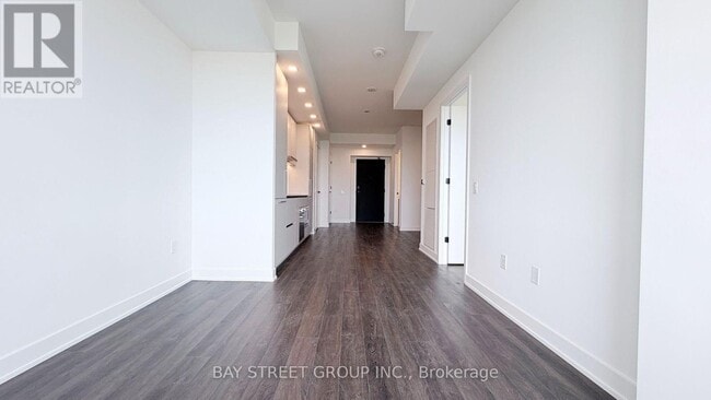 Building Photo - 609 Sherbourne St